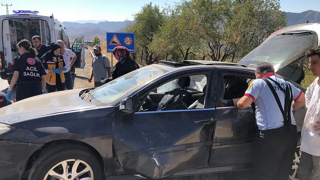 Siirt'te Kontrolden Çıkan Araç Bariyere Çarptı: 1 Yaralı
