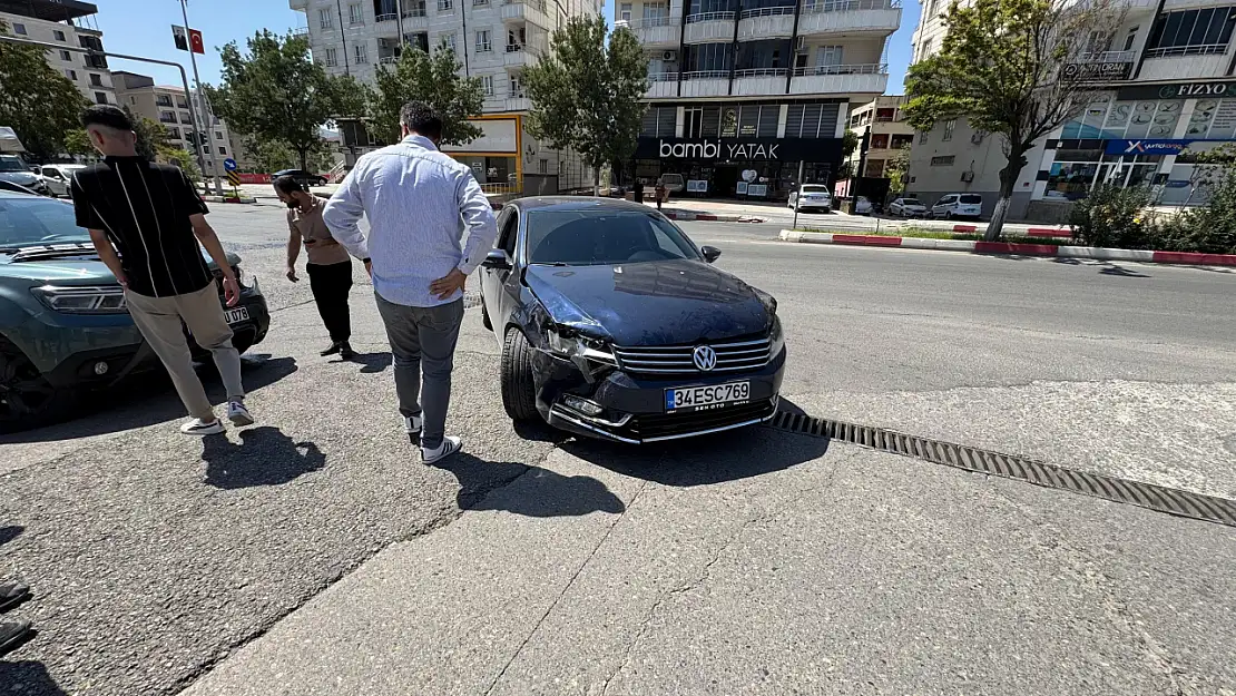 Siirt'te Maddi Hasarlı Trafik Kazası