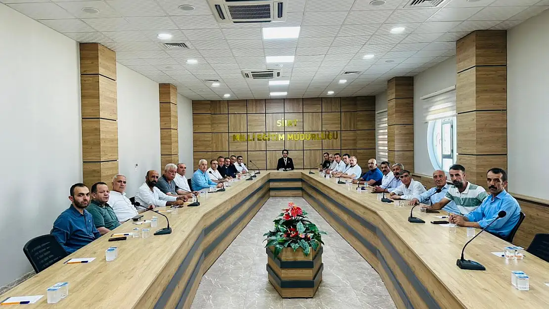 Siirt'te Muhtarlarla Eğitim İstişaresi