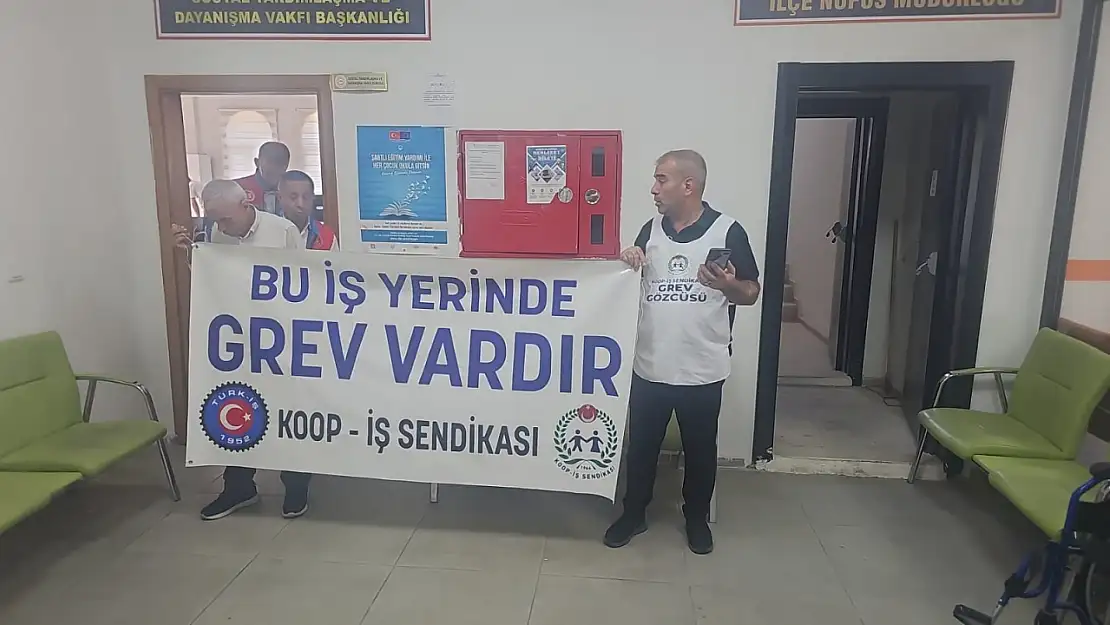Siirt'te O Kurum Çalışanları Greve Gitti