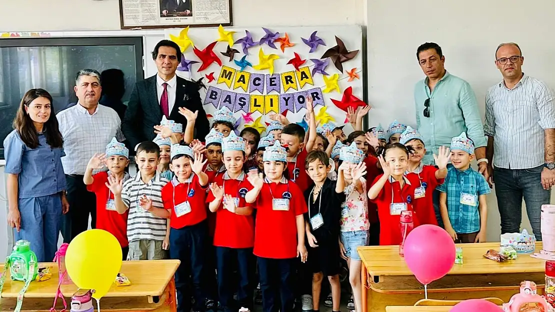 Siirt'te ''Okula Uyum Haftası'' Başladı: İl Müdürü İlhan Saz Öğrencilerle Buluştu