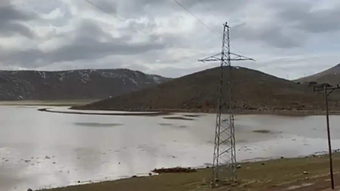 Siirt'te Yazın Tamamen Kuruyan Kentin En Büyük Gölü Zirin Gölü Yeniden Hayat Buldu