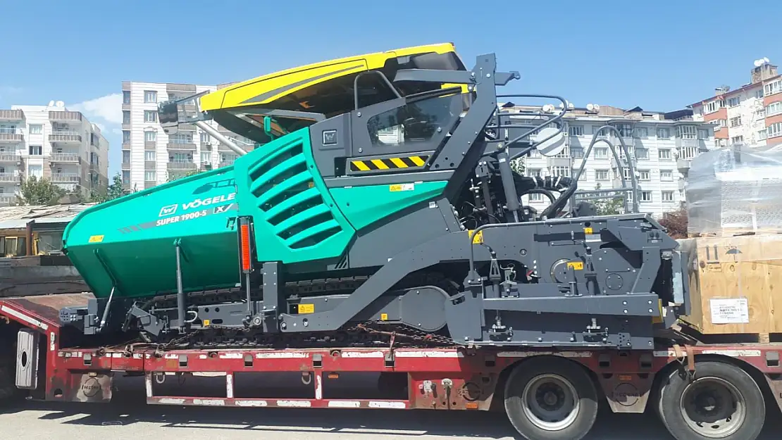 Siirt'te Yol ve Altyapı Çalışmalarına Yeni Ekipman Desteği