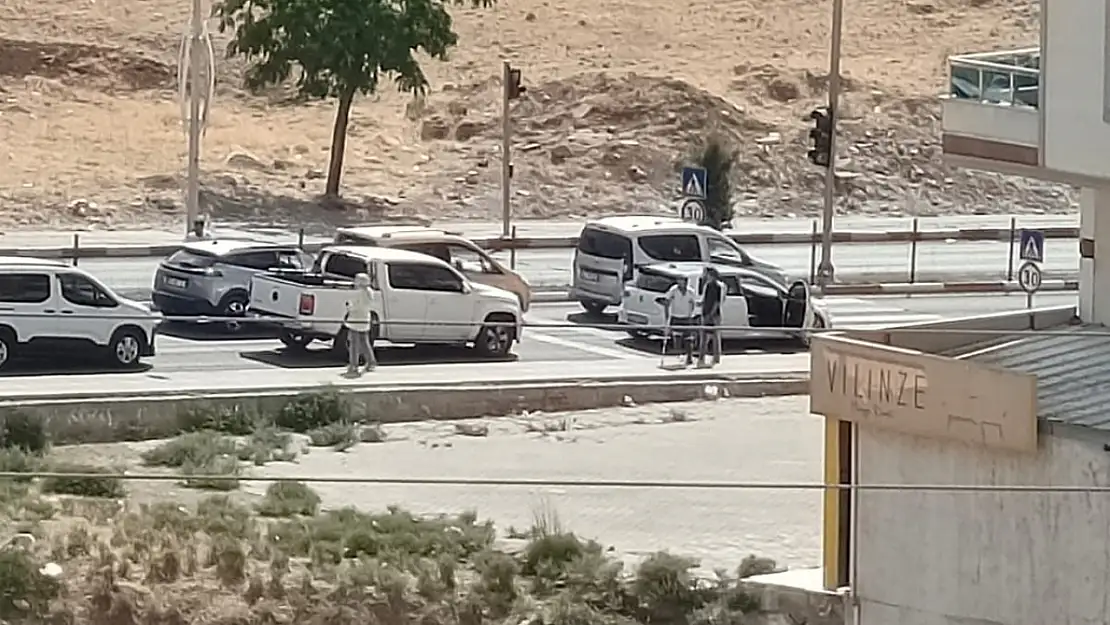 Siirt Trafiğinin Karnesi: Afetevleri Üst Geçit Işıklarında Yine Kaza