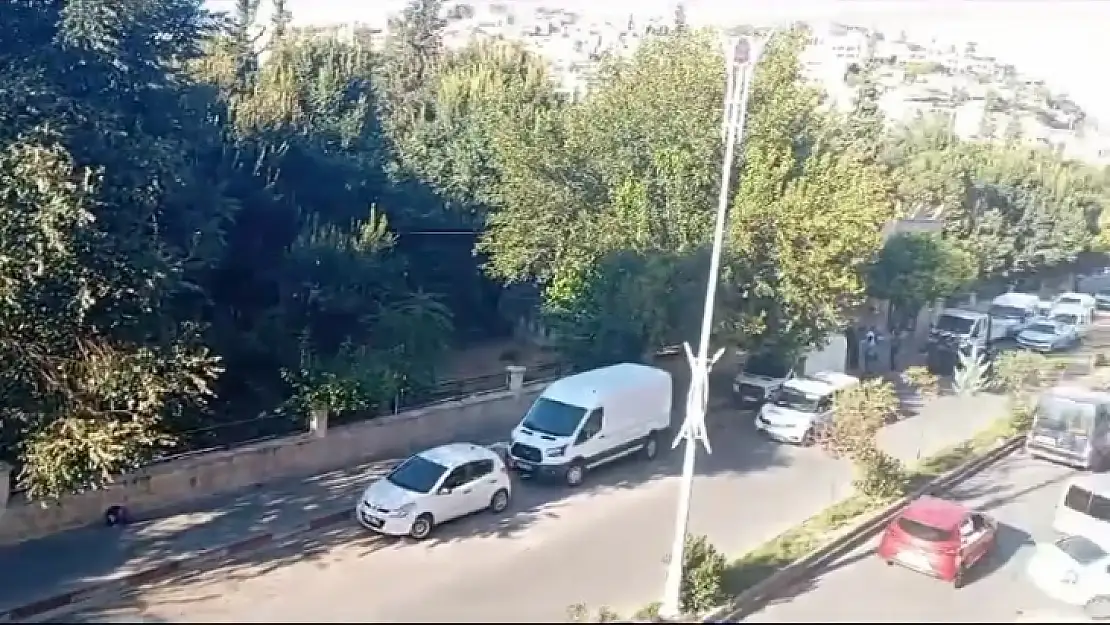 Siirt Zevye Mezarlığında Asılı Vaziyette Erkek Cesedi Bulundu