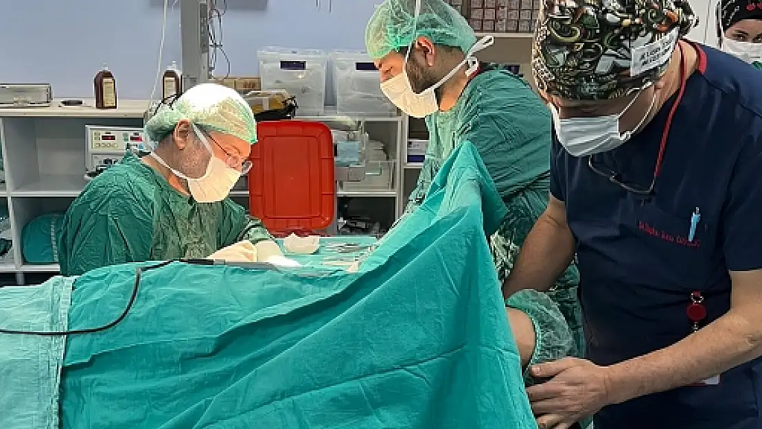 Siirtlilerden Ortopedi Doktoru Şakir Alper Cansever'e Yoğun İlgi