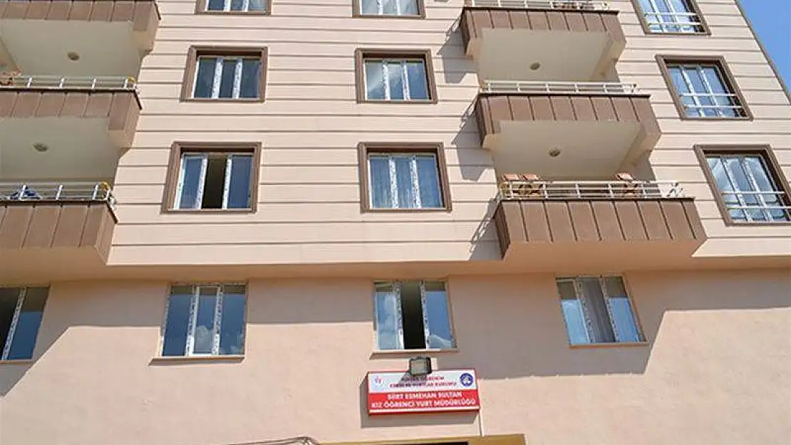 Siirt'te Esmahan Yurdundaki Çatlaklar Nedeniyle Tahliye Edilen Öğrenciler Güvenli Yurtlara Yerleştirildi