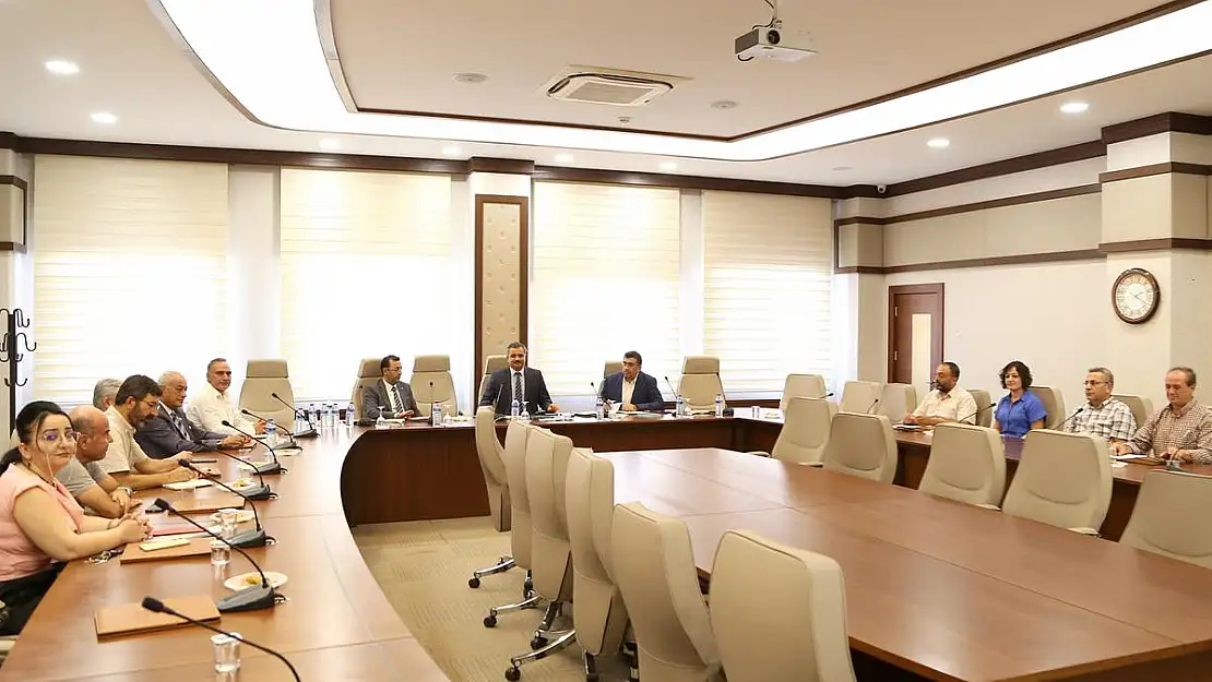 Üniversitemizde Fıstık ve Keçi Üretiminin Arttırılması İle İlgili Değerlendirme Toplantısı Yapıldı