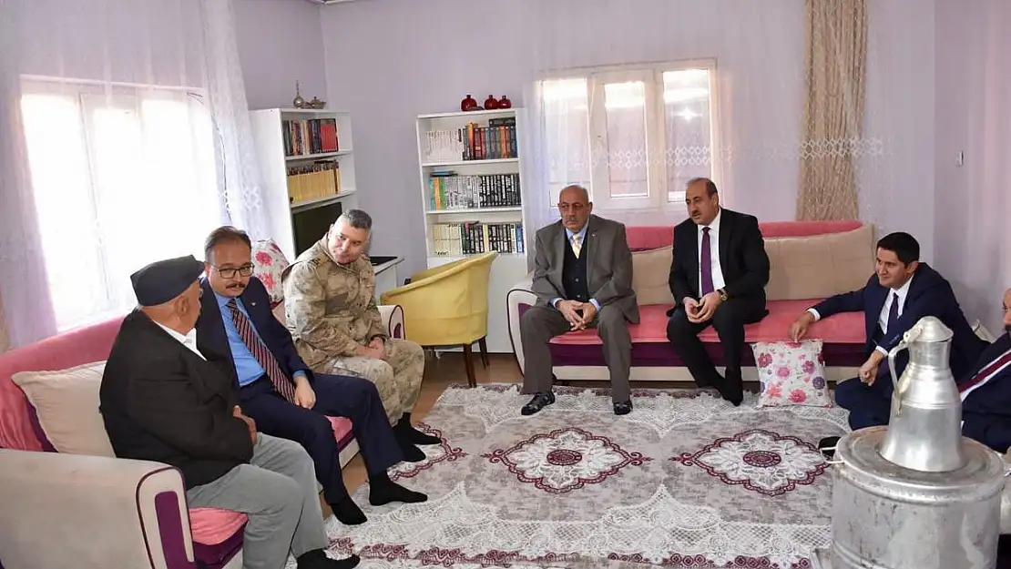 Vali Kızılkaya, Eruh'ta Gazi Güvenlik Korucusu Nezir Yıldız'ı Ziyaret Etti