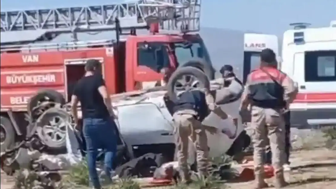 Van'da Trafik Kazası: 4 Kişi Hayatını Kaybetti, 2 Yaralı
