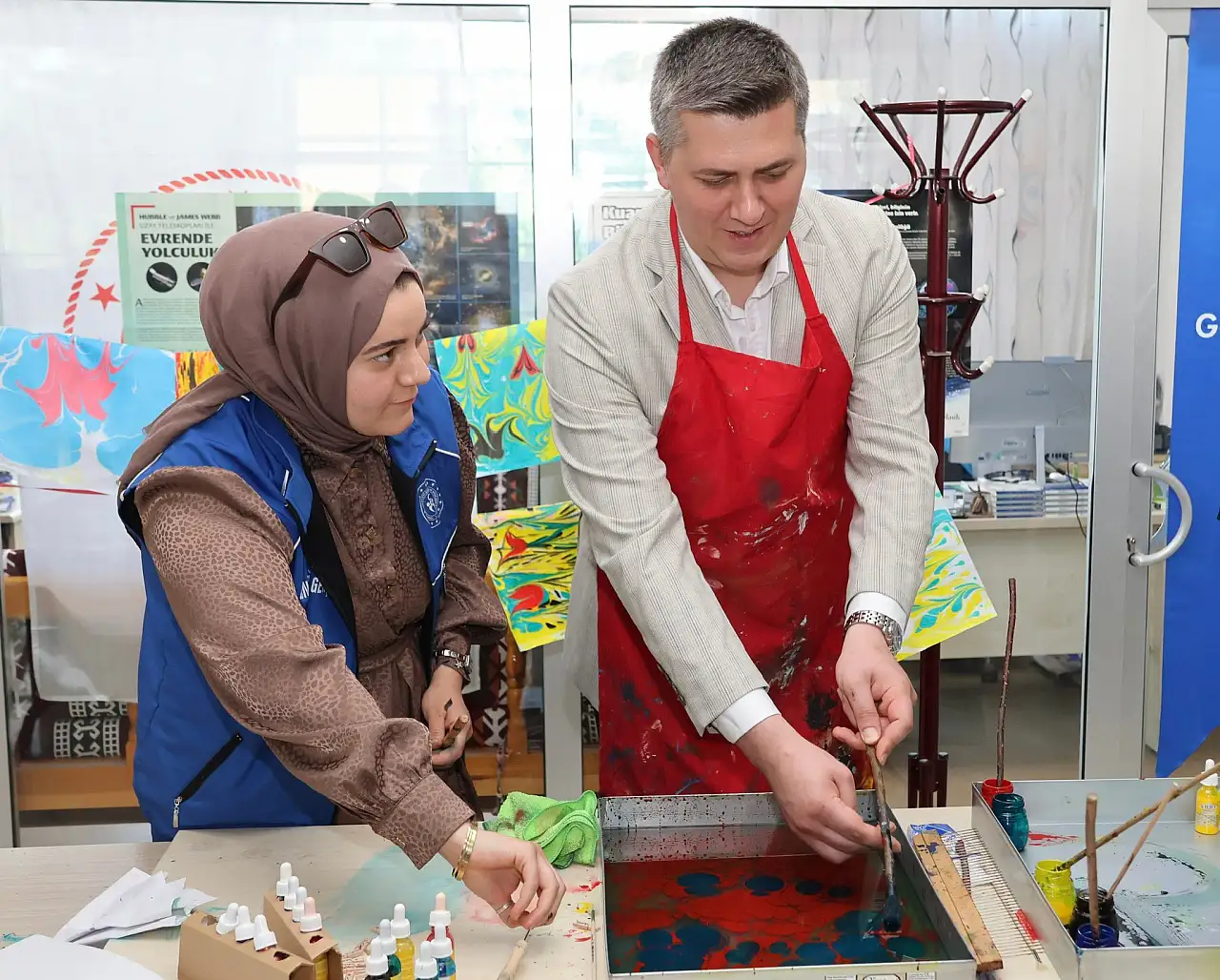 Kurtalan Kaymakamı Serin'den Gençlik Merkezi Resim Sergisine Ziyaret