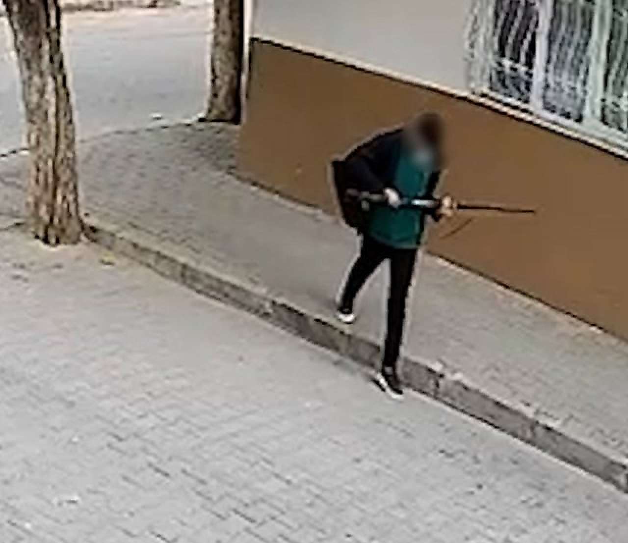 Manisa'daki Lise Önü Saldırısının Nedeni Ortaya Çıktı: 2'si Ağır 8 Öğrenci Yaralandı