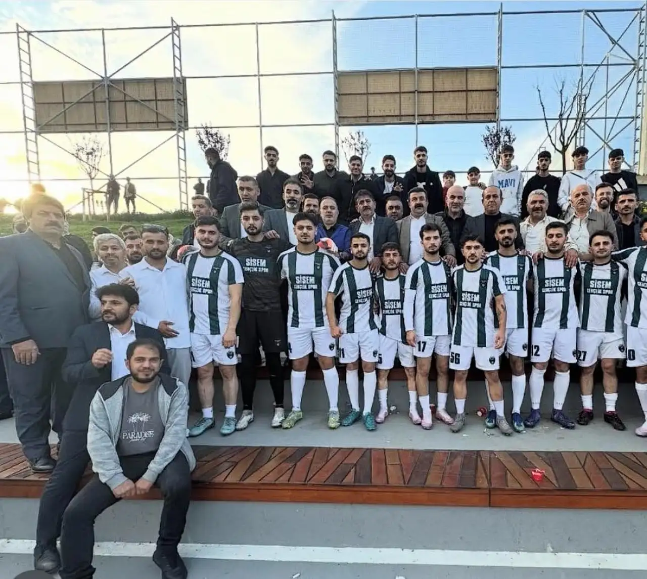 Siirtli Gençlerin Takımı İstanbul Ümraniye Futbol Turnuvasında Şampiyon Oldu