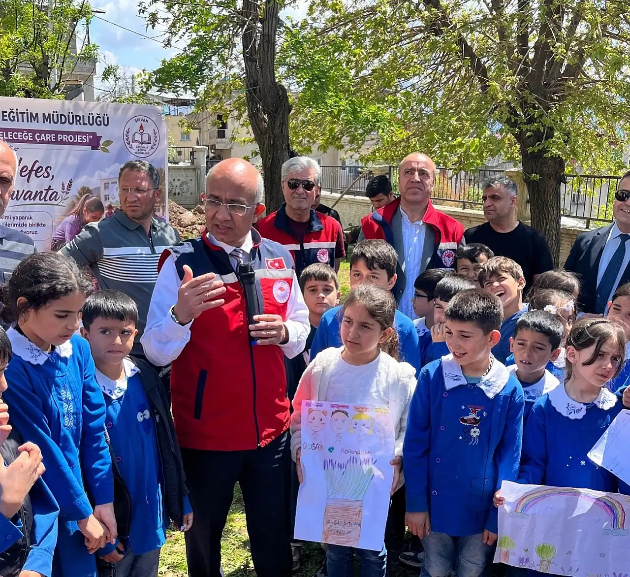 Siirt Şirvan'da Okul Bahçelerine Lavanta Dikildi