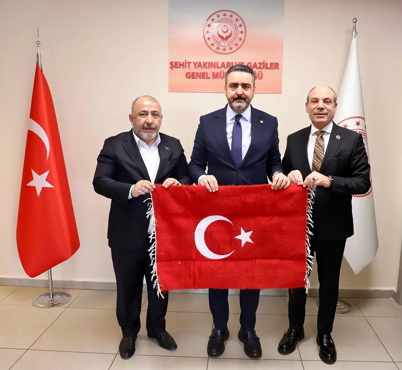 Siirtli Onursal Başkan Seyithan Solmaz'dan Bakanlık Yetkililerine Ziyaret