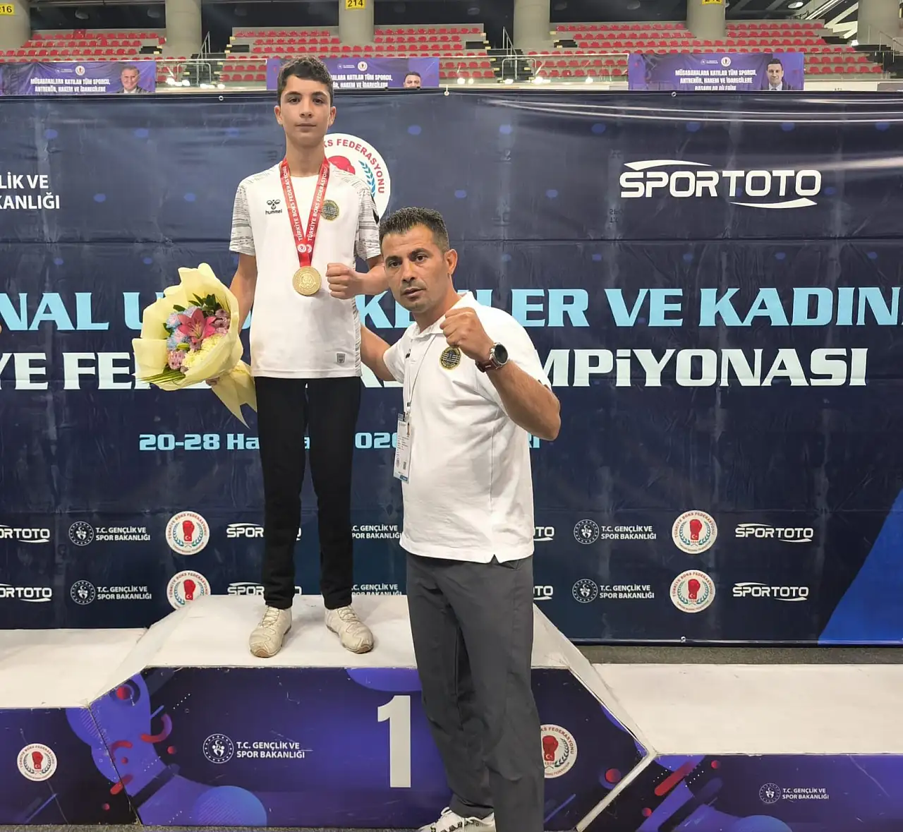 Kayseri'de Ringe Çıkan Siirtli Sporcular Madalyaları Topladı