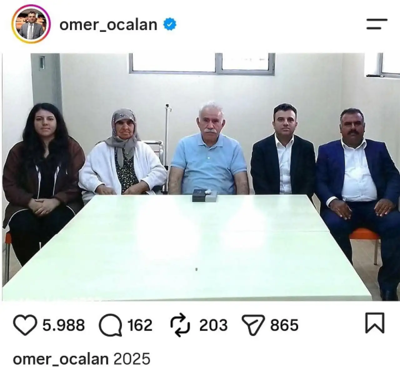 Abdullah Öcalan'ın Ailesiyle Görüşmesinde Çekilen Fotoğraf Paylaşıldı