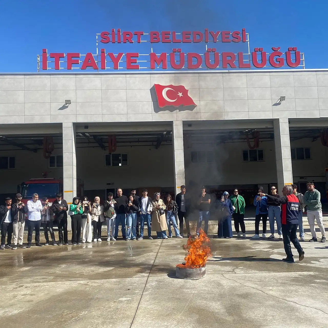 Siirt Üniversitesi Öğrencileri İtfaiyecilik Eğitiminden Geçti