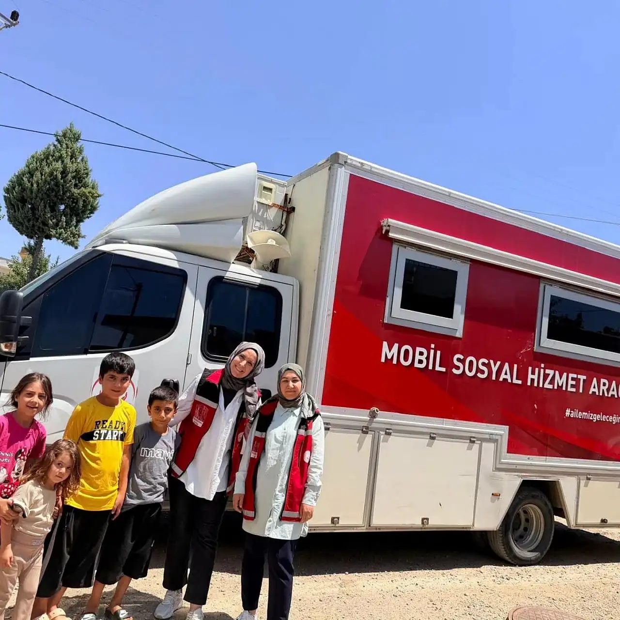 Mobil Sosyal Hizmet Aracı Kurtalan Köylerinde Vatandaşlarla Buluştu