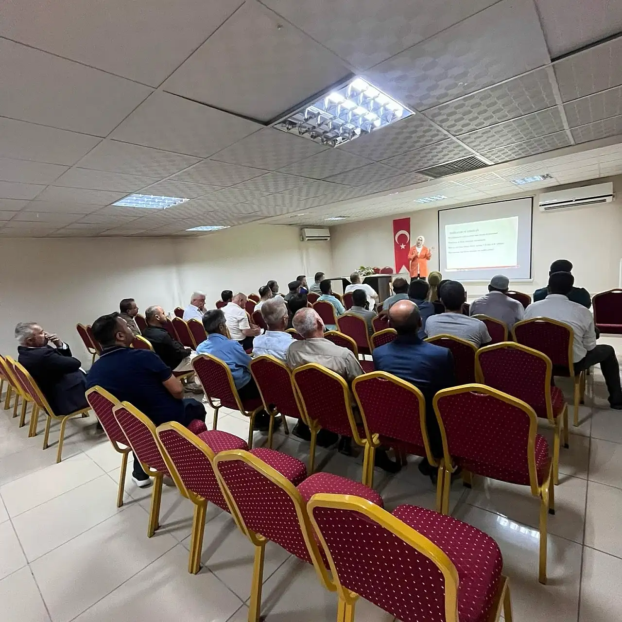 Siirtli Çiftçilere Bitki Koruma ve B-Reçete Eğitimi Verildi