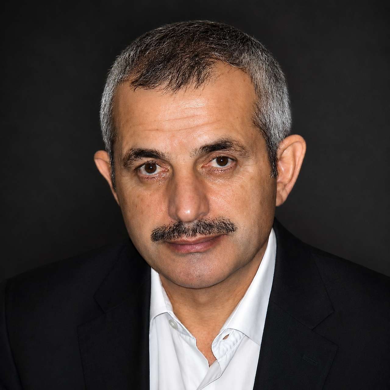 Ev Mi, İş Yeri Mi, Arsa Mı? Uygun Alkan'dan Gayrimenkul Yatırımcılarına Kritik Uyarılar