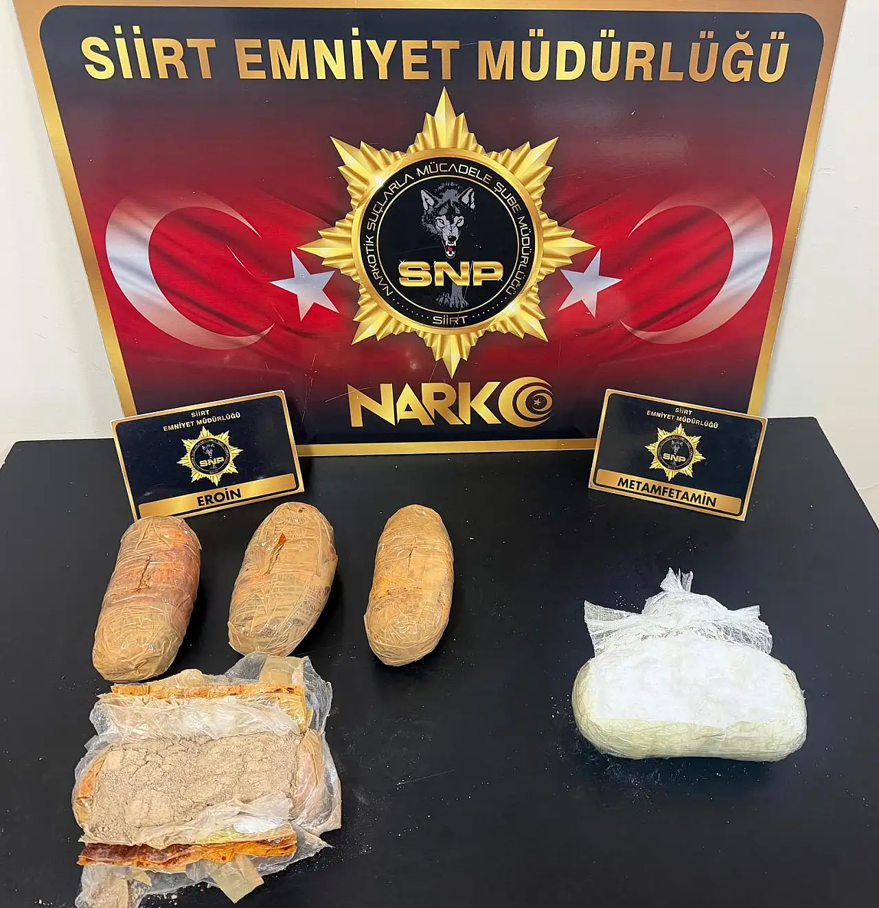 Siirt'te Asayiş Uygulamalarında 45 Kişi Gözaltına Alındı ,Tarihi Eser ve Uyuşturucu Ele Geçirildi