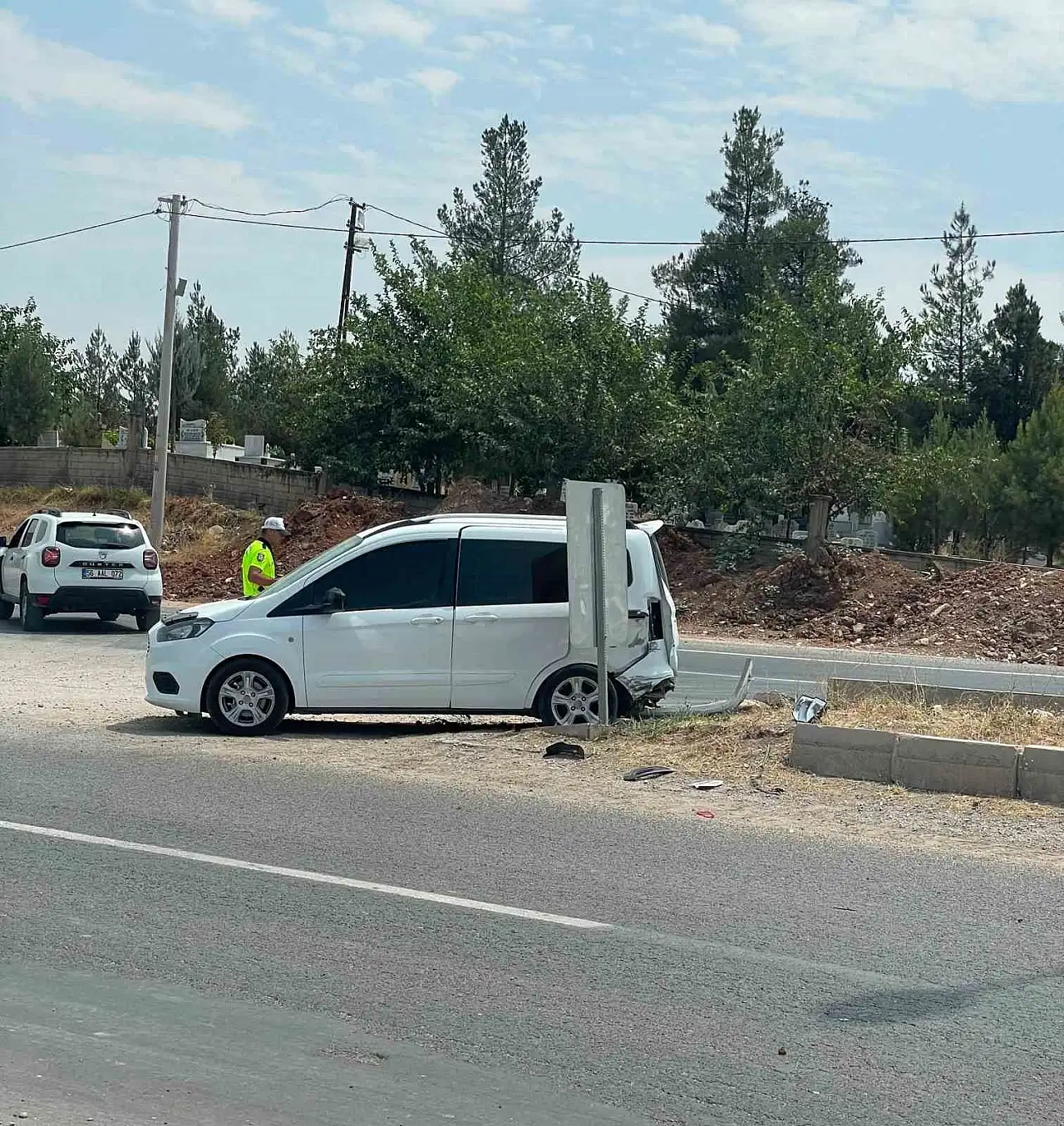 Kurtalan'da Hafif Ticari Araç ile Kamyonet Çarpıştı
