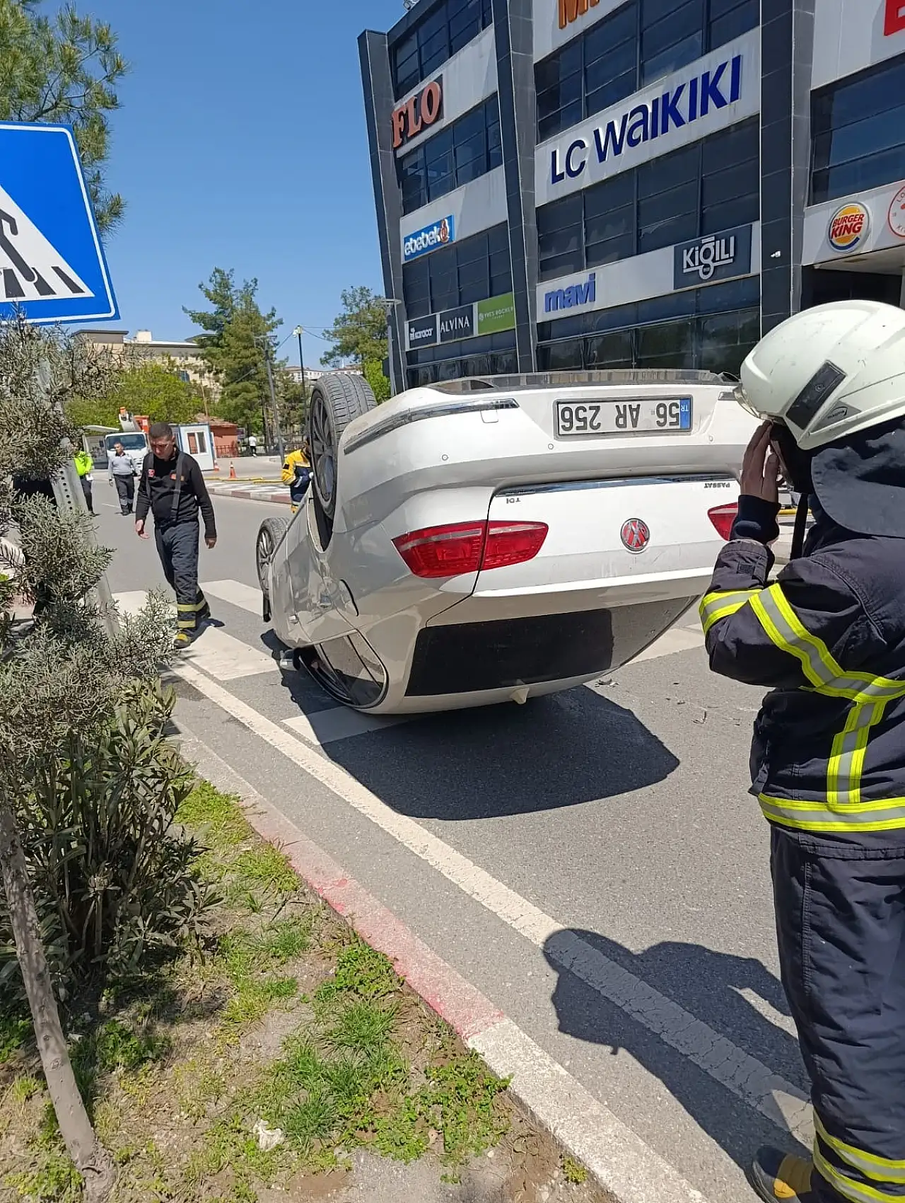 Siirt Park Önünde İki Otomobil Çarpıştı: 2 Yaralı