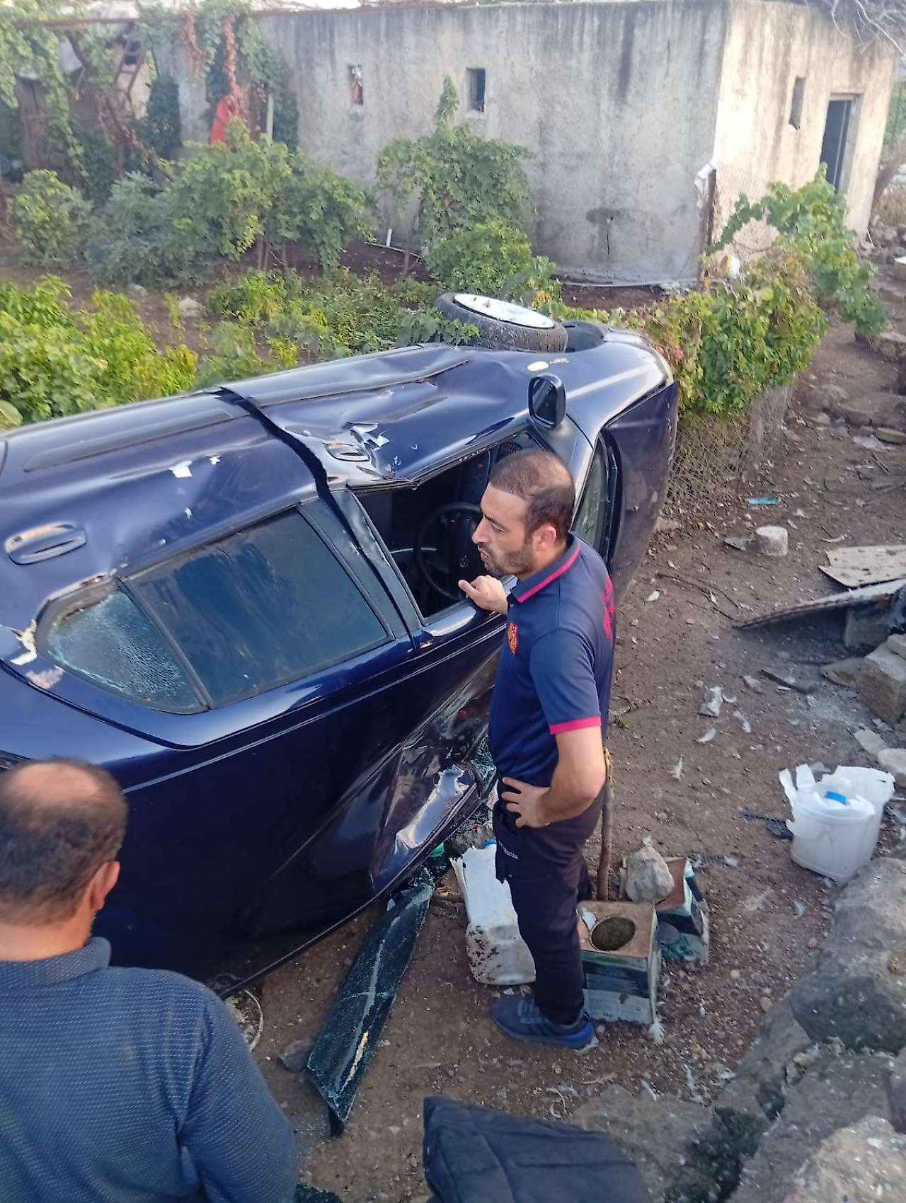 Siirt'te Kontrolden Çıkan Otomobil Evin Bahçesine Düştü: 4 Yaralı