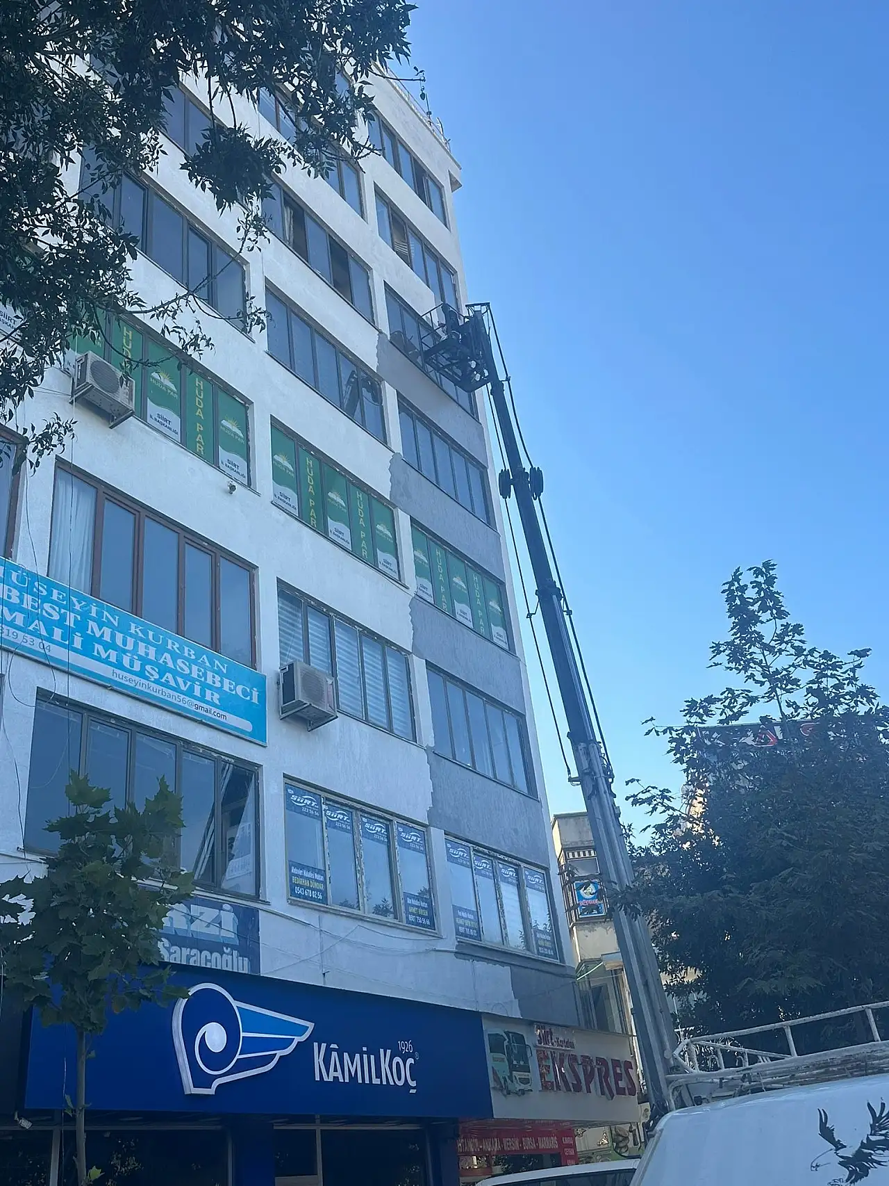 Siirt'in Eski Gözdesi İş Hanında Yıllar Sonra Bakım Çalışması Yapıldı!