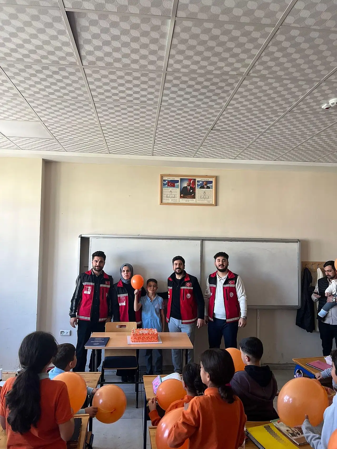 Siirt'te Lösemiyle Mücadele Eden Minik Berat'a Moral Ziyareti