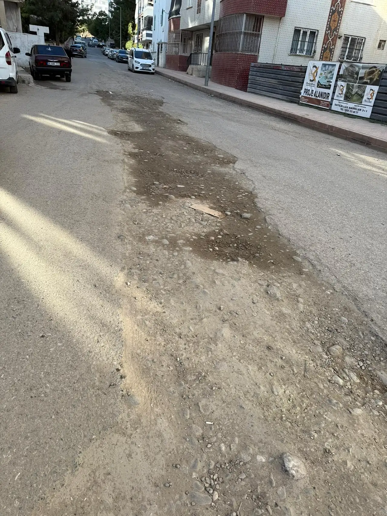 Siirt'te Alt Yapı Çalışması Sonrası Yol Toprak Halde Bırakıldı: Mahalleli Asfalt İstiyor