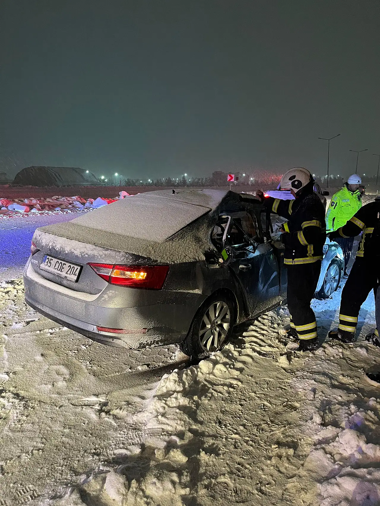 Siirt'te Otomobil İle Kepçe Çarpıştı: 5 Yaralı