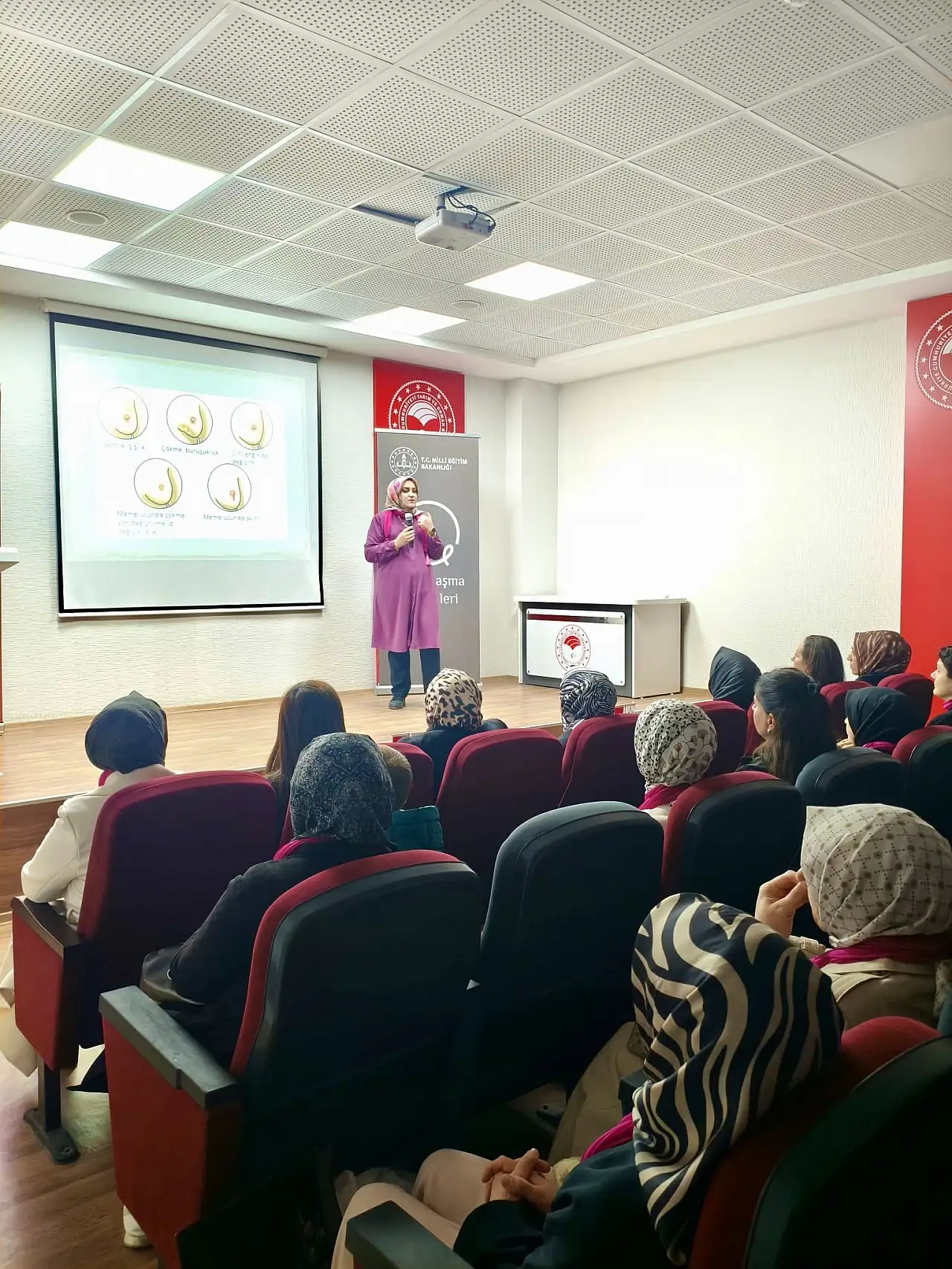 Siirt'te 8 Mart'ta meme kanseri farkındalık semineri düzenlendi