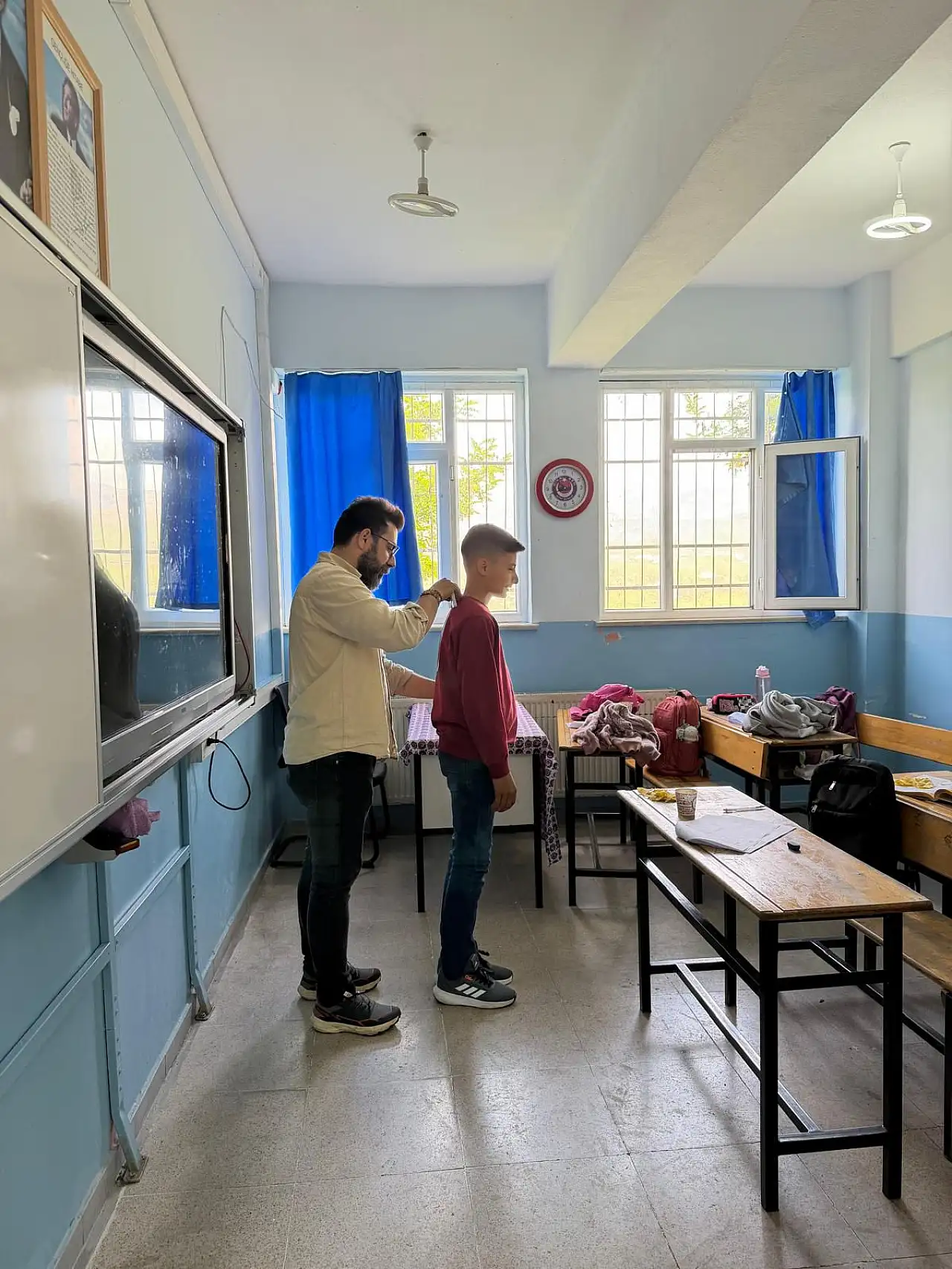 Siirt Sağırsu Ortaokulu'nda Kritik Sağlık Hamlesi: Öğrencilere Skolyoz Taraması