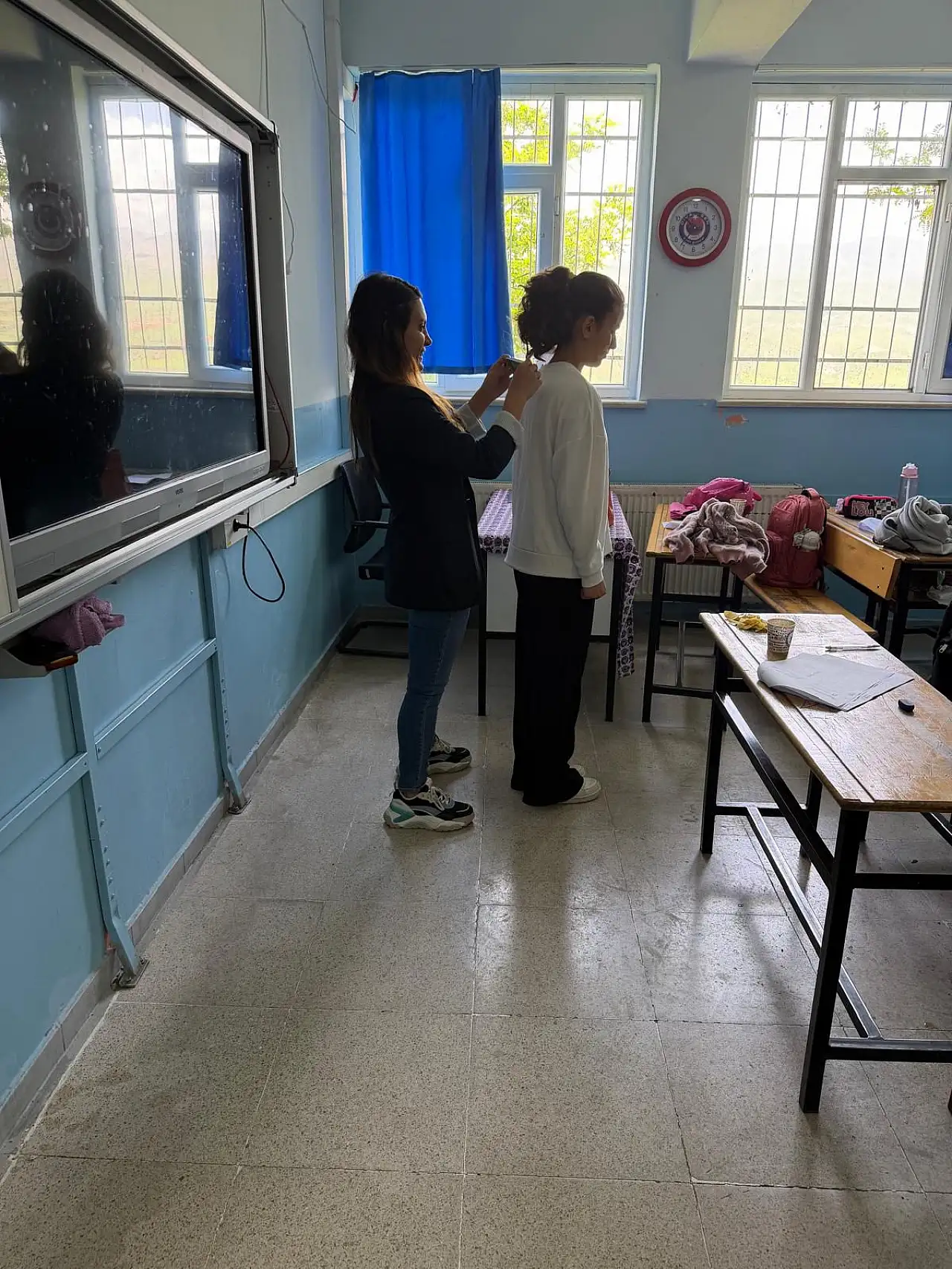 Siirt Sağırsu Ortaokulu'nda Kritik Sağlık Hamlesi: Öğrencilere Skolyoz Taraması