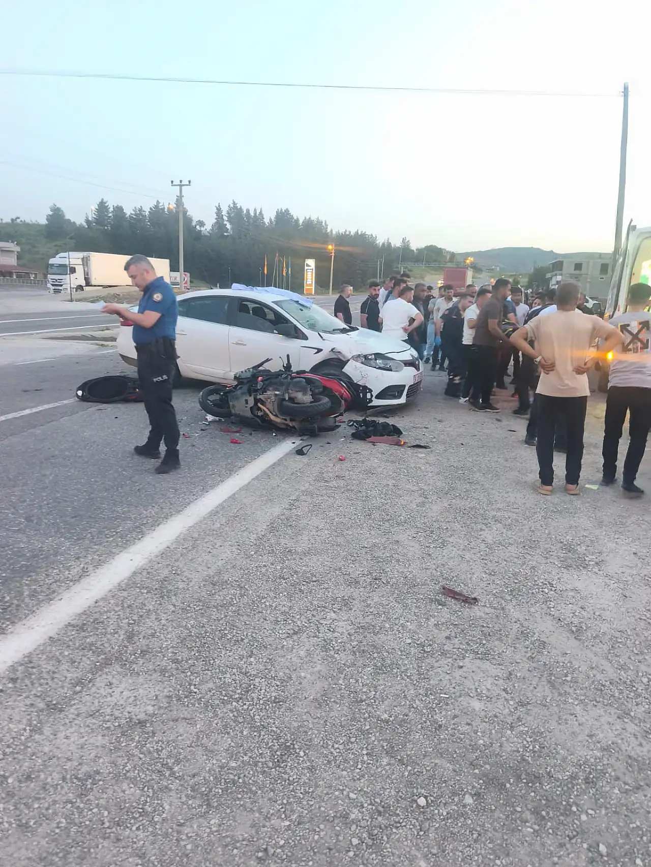 Siirt Baykan'da Otomobil ile Motosiklet Çarpıştı: 2 Yaralı