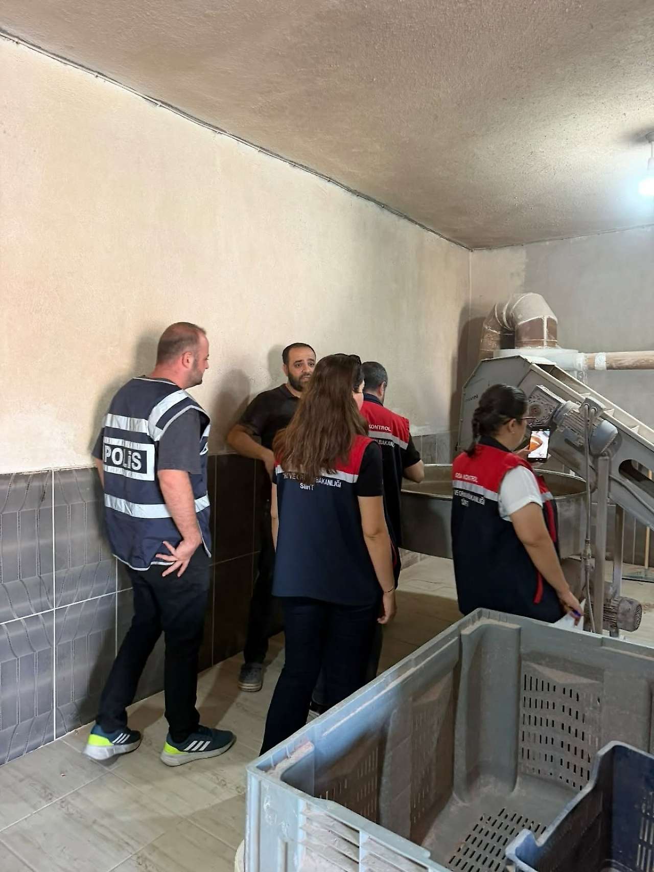 Siirt Fıstığına Sıkı Denetim: Ekipler Tesis, Depo Ve Satış Noktalarını Kontrol Etti
