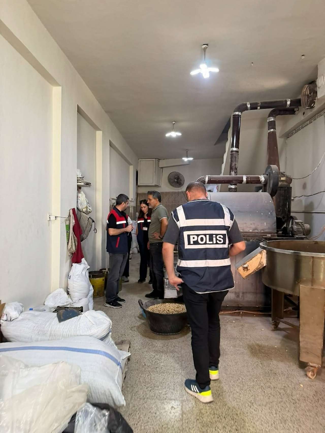 Siirt Fıstığına Sıkı Denetim: Ekipler Tesis, Depo Ve Satış Noktalarını Kontrol Etti