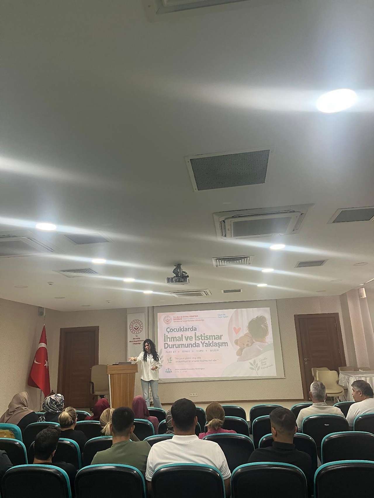 Siirt'te bakım personeline çocuklarda ihmal, istismar ve akran zorbalığı eğitimi
