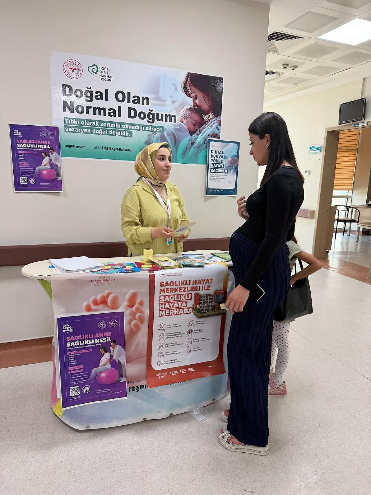Siirt'te Halk Sağlığı Haftası'nda Anne ve Bebek Sağlığına Dikkat Çekildi