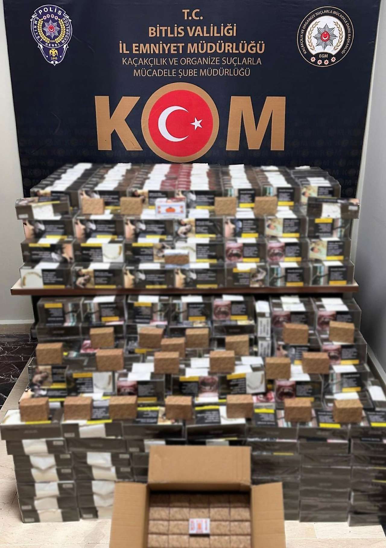 Bitlis-Siirt Karayolunda Kaçakçılık Operasyonu: 270 Bin Ürün Ele Geçirildi