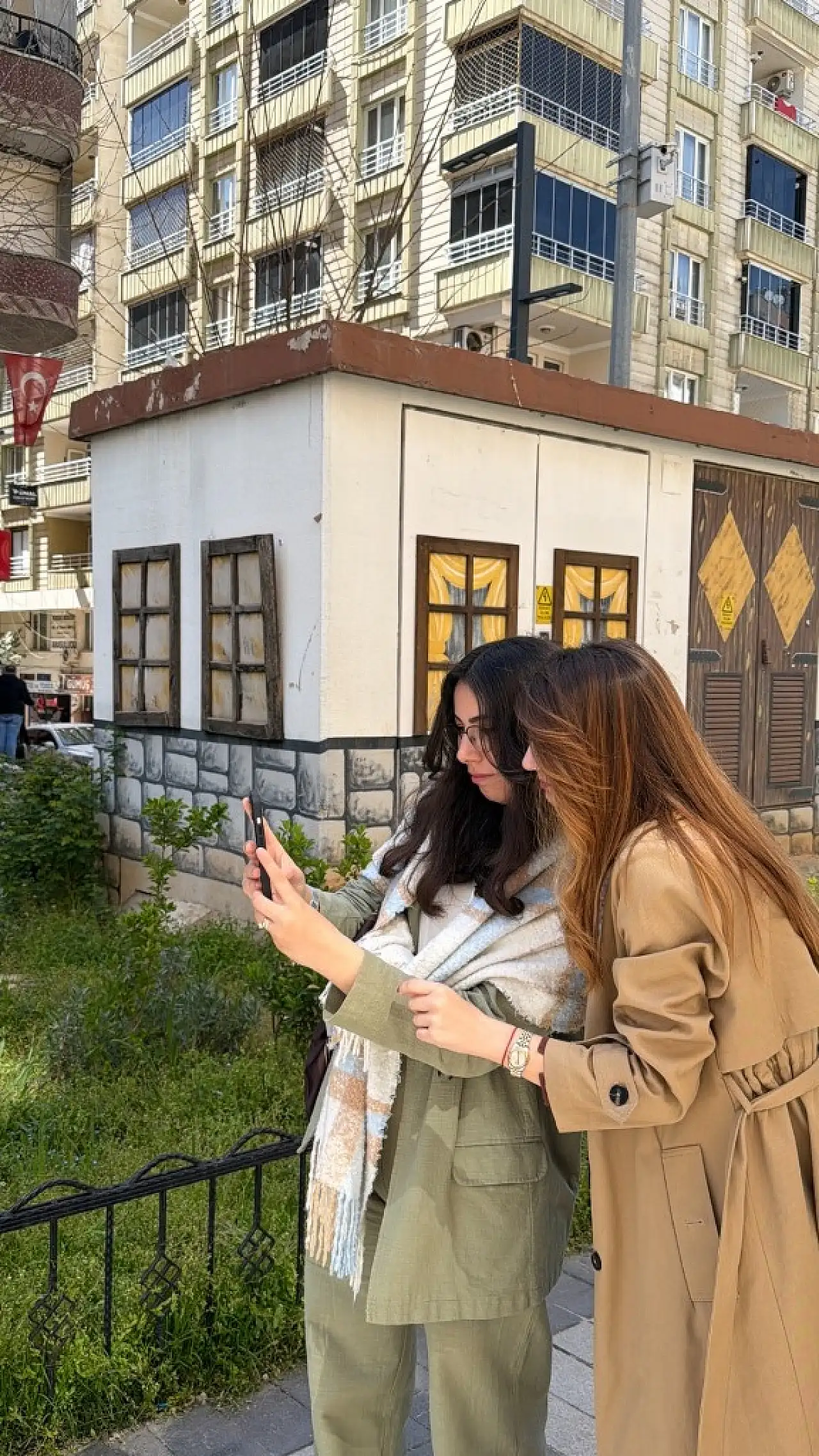 Geleceğin Mimarları Siirt'in Rengini Keşfetti: Güres Caddesi'nde 'Renk Avı'