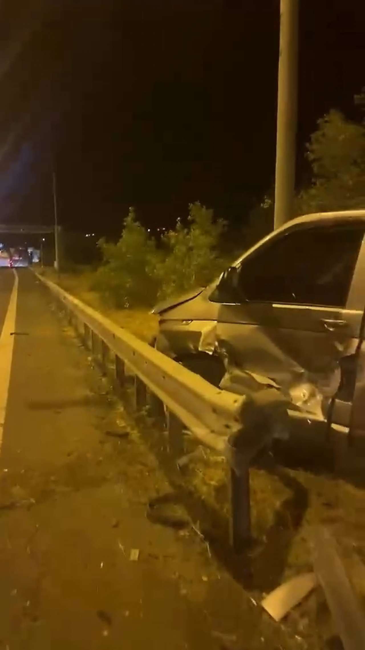 İstanbul'dan Siirt'e Taziyeye Gelen Araç Kaza Yaptı: Kazada Yaralılar Var