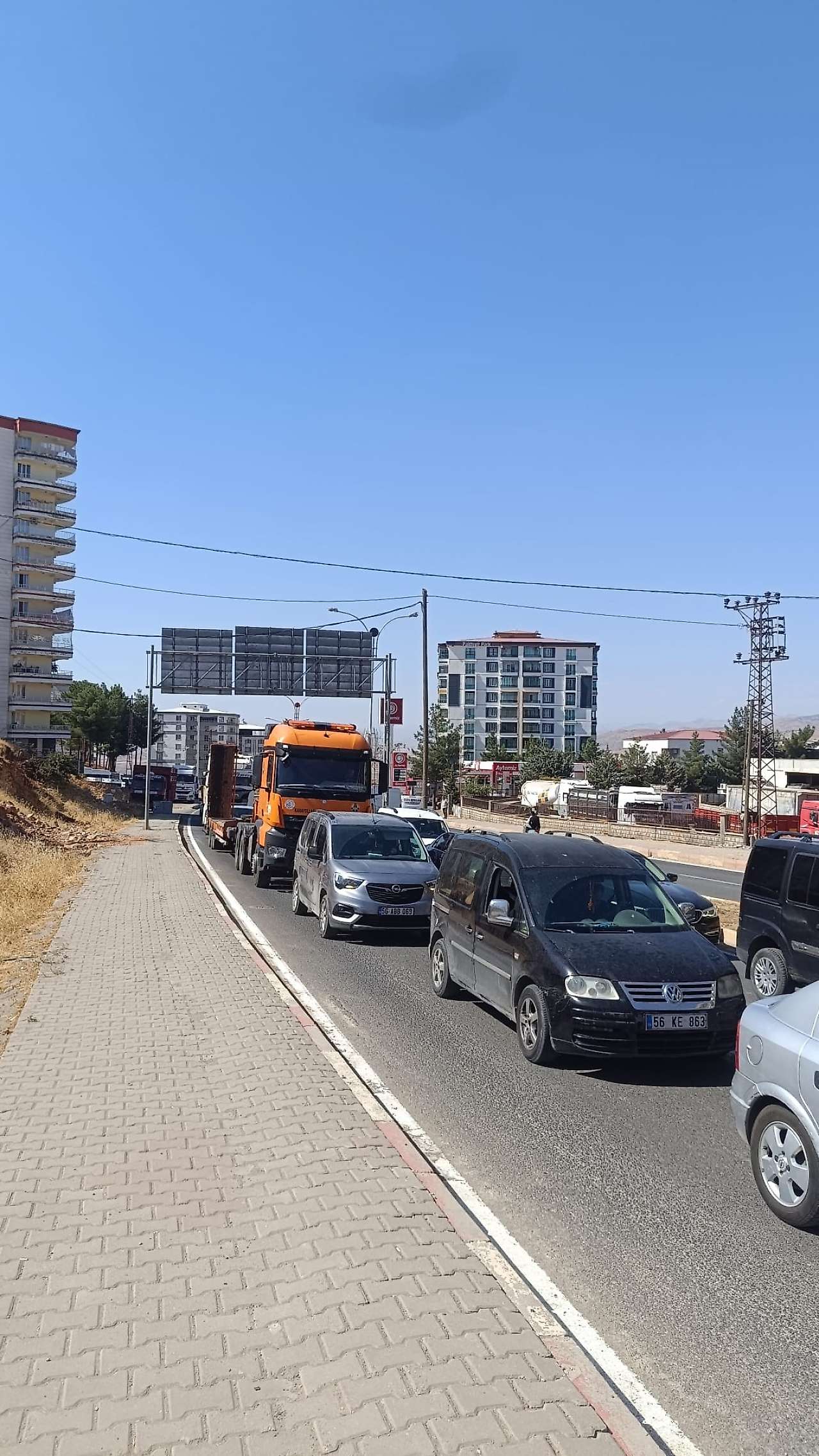 Siirt'te Trafik Yükü Artıyor: Okulların Açılmasıyla Yoğunluk Oluşan Ford Kavşağı Çözüm Bekliyor