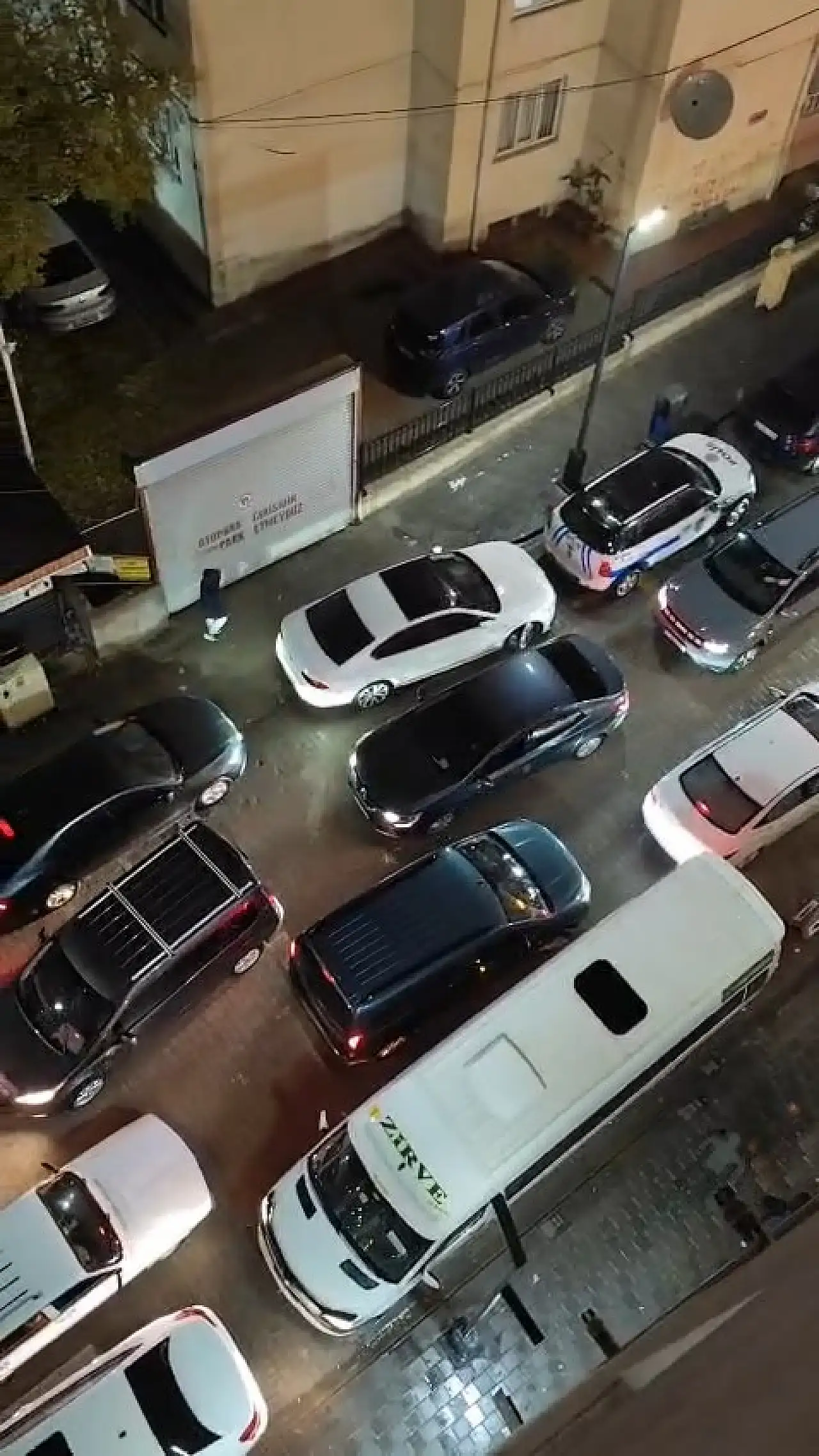 Siirt'te Yağış ve Mesai Çıkışı Trafiği Kilitledi