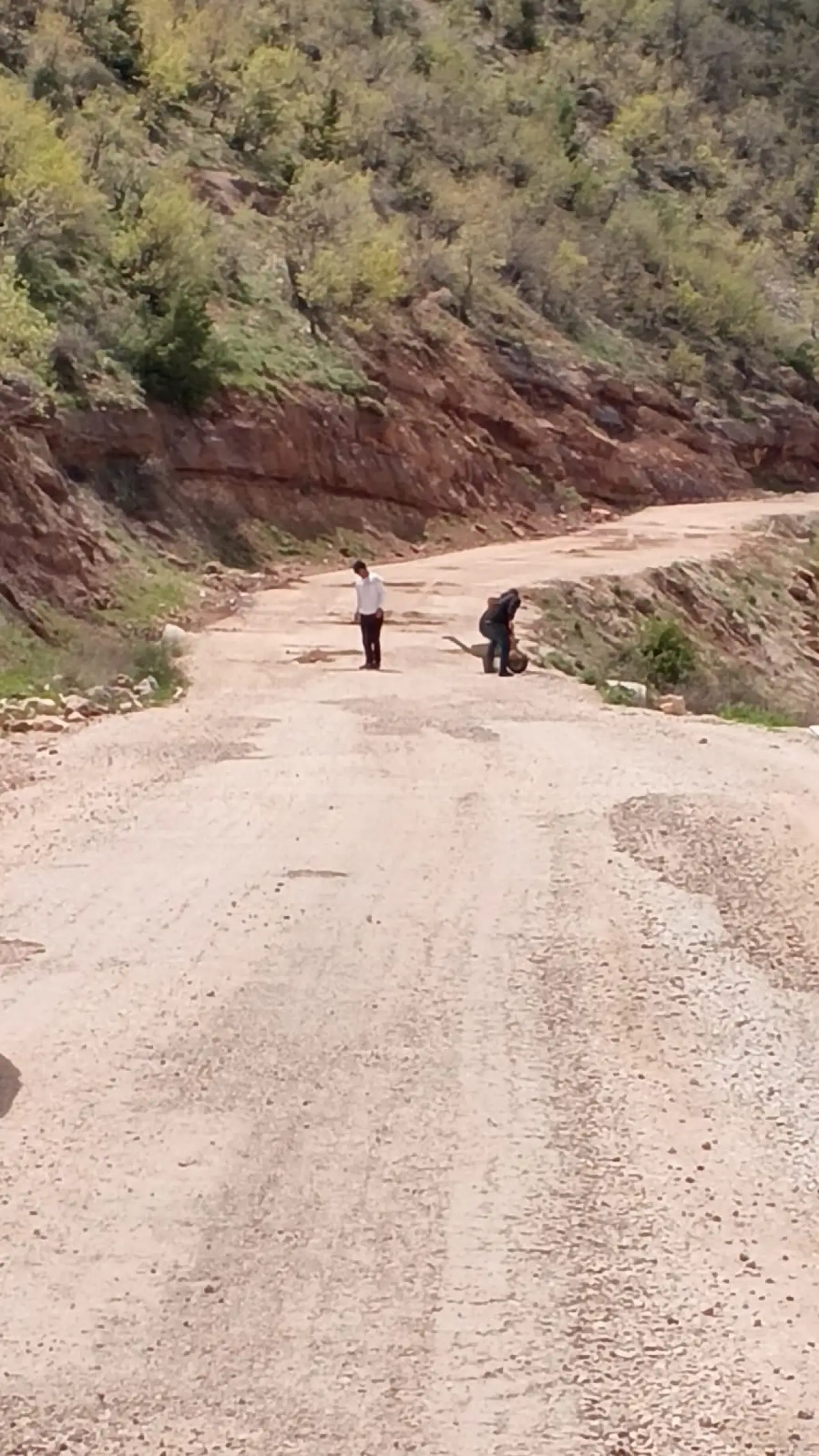 Siirt Eruh'ta Tünel Yolunda Çökmeler Oldu Sürücüler Eski Yola Yöneldi