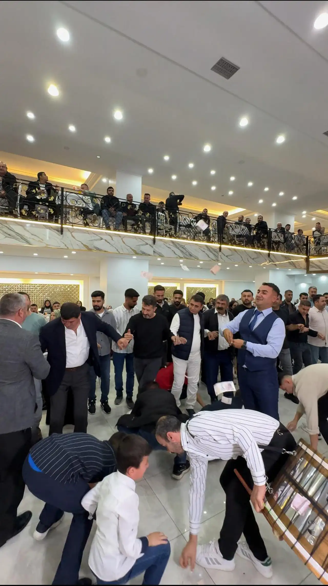 Siirtli İş İnsanı Sakin Demir'in Oğlu Onur Demir Görkemli Bir Törenle Evlendi