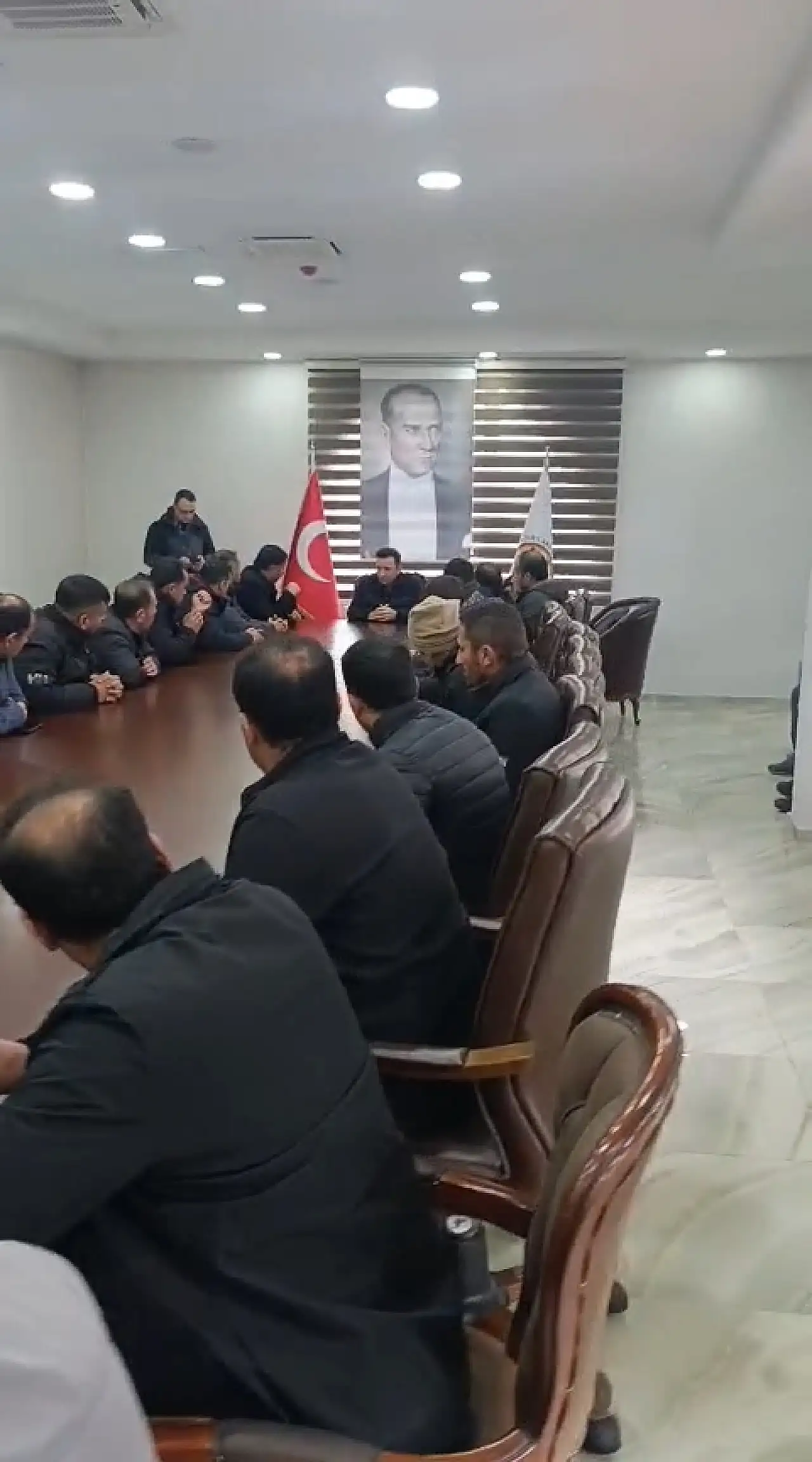 Siirt Pervari Ormandalı Köy Yolları Çukur İve Çamur İçinde