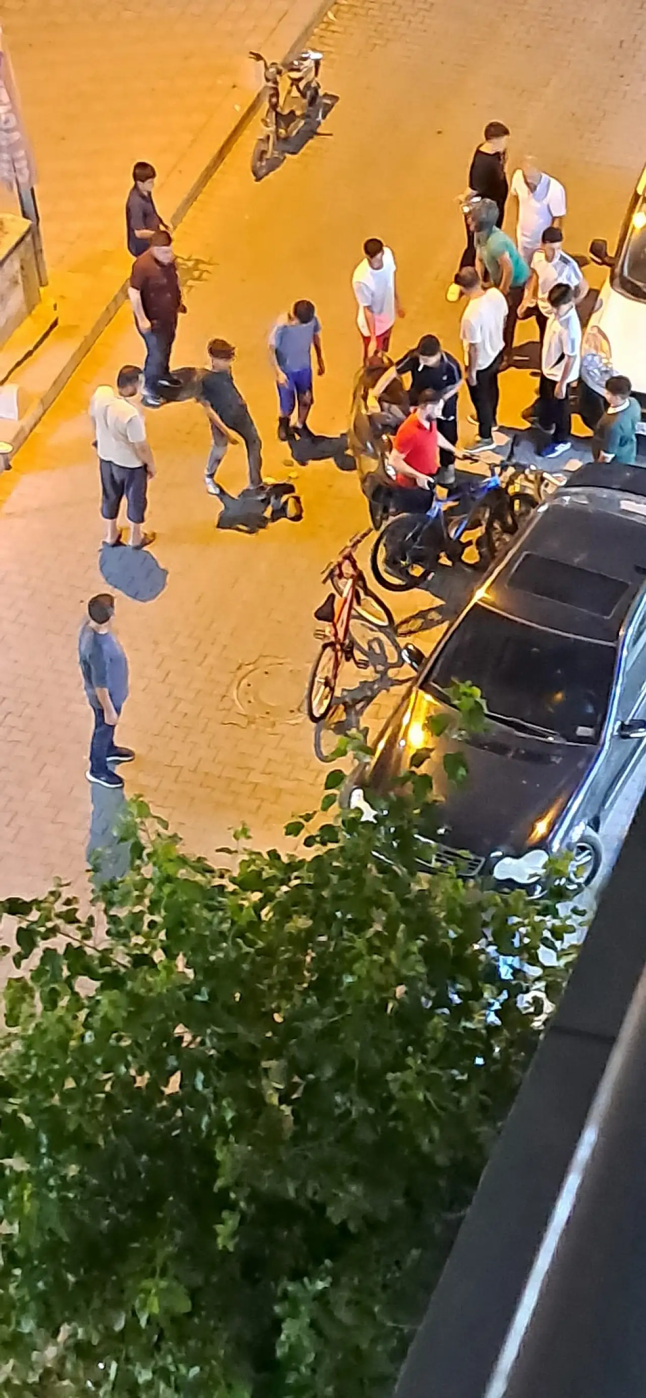 Siirt'te Motosiklet ile Bisiklet Çarpıştı: Bisikletli Çocuk Hafif Yaralandı